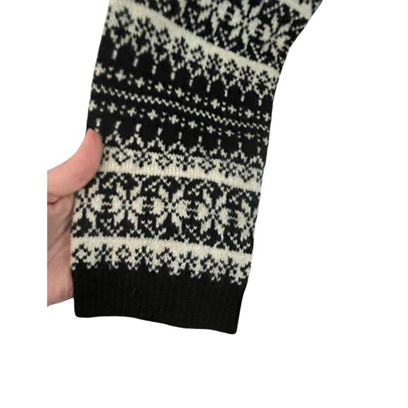 NWT St. John’s Bay Washable Lambswool V-Neck Sweater – Size L - Picture 3 of 5